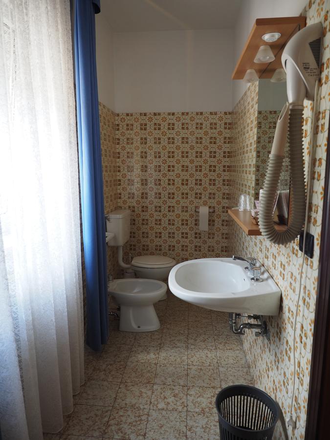 Albergo Alla Stazione Roncegno Ngoại thất bức ảnh
